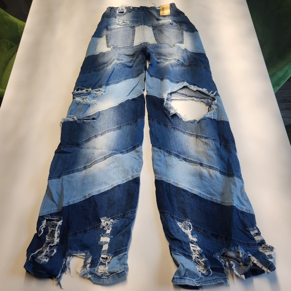 Ripped Wide Leg Jeans - Picture 6 of 10